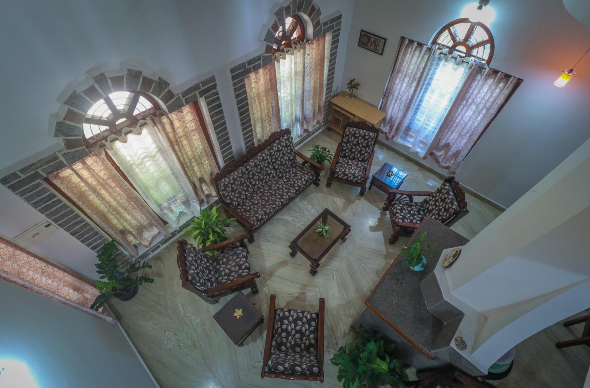Flintstone Home Kushalnagar Exterior photo